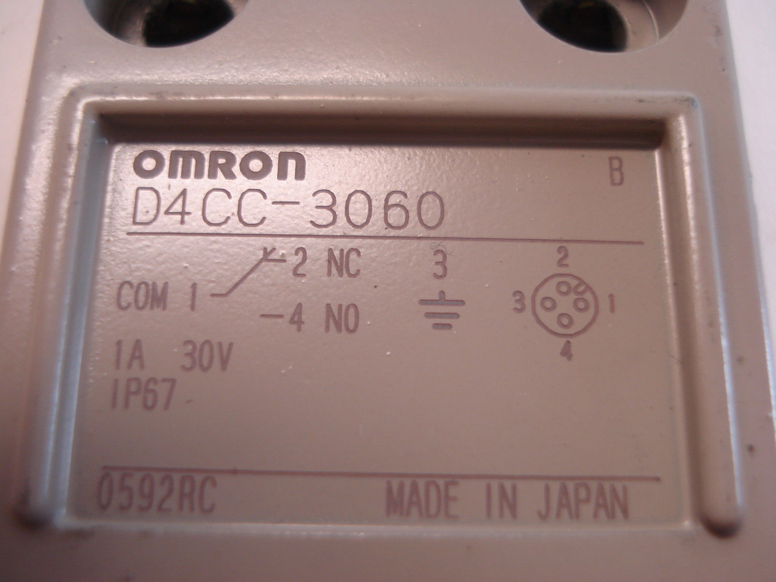 NEW OMRON D4CC-3060 DC ROLLER LEVER D4CC3060 